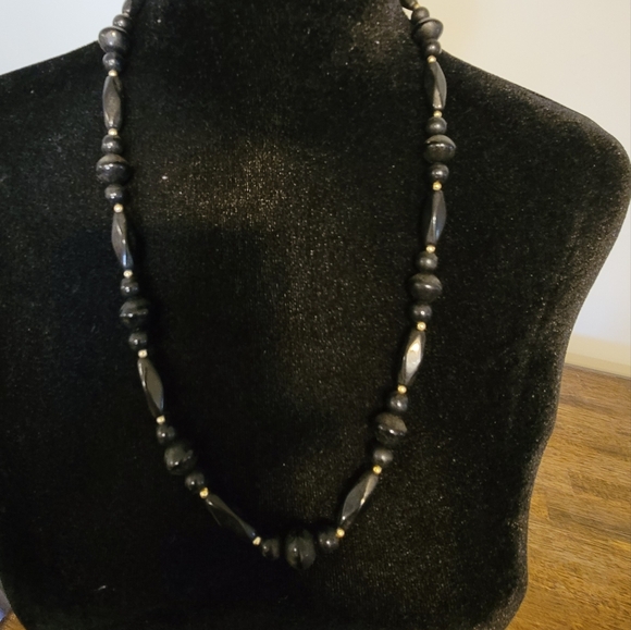 Black beat a necklace with tiny gold accents - Picture 1 of 2